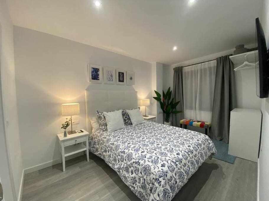 XI Apartamentos Morales & Arnal รอนดา ภายนอก รูปภาพ