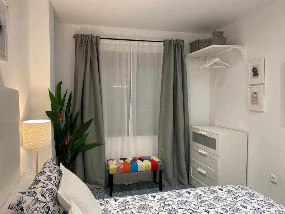XI Apartamentos Morales & Arnal รอนดา ภายนอก รูปภาพ