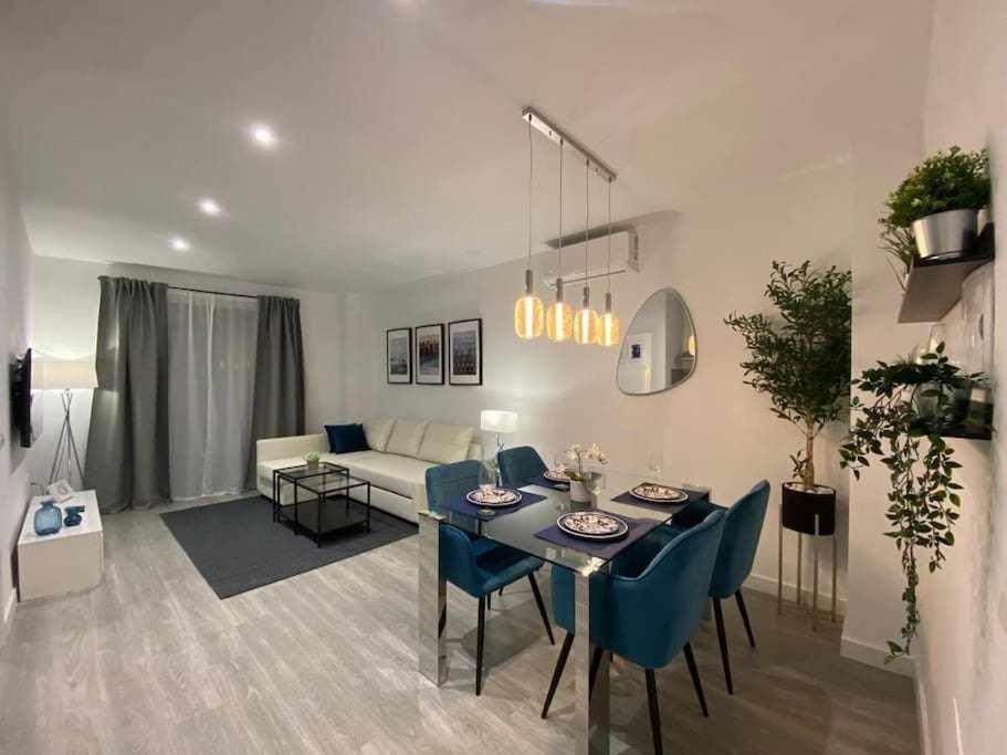 XI Apartamentos Morales & Arnal รอนดา ภายนอก รูปภาพ